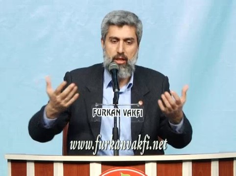 Ahzab suresinde Kadinlar edebiyle evde otursun ayetini kadinlara cihad farz degildir diye yorumluyorlar. Cemaatimizdeki bayanlarin genis capli hizmet etmelerini uygun bulmuyorlar. Bu konuda ne dusunuy