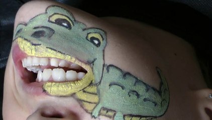 'Le lion est mort ce soir' sung by the 'Wild animal lips'