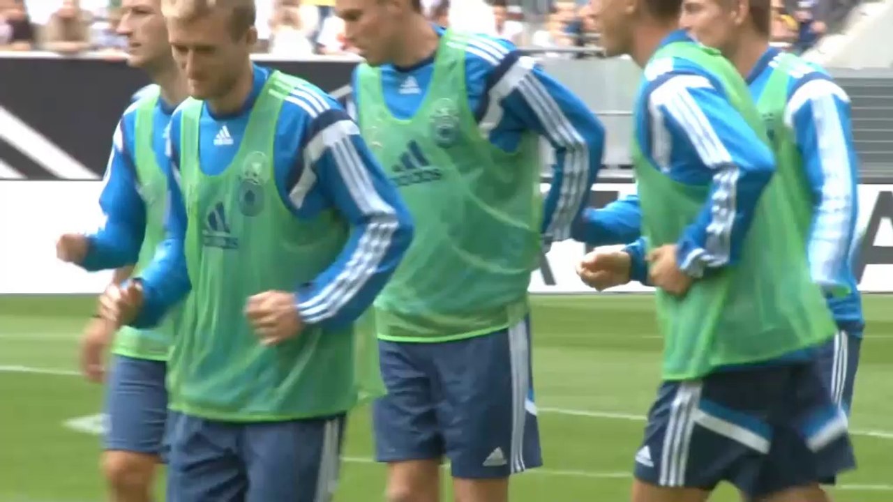 40.000 Fans! Erstes Training der Weltmeister