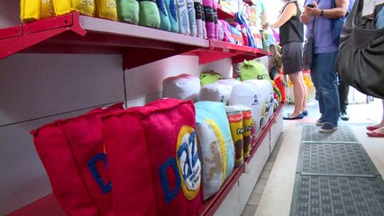 Londres: Une épicerie de quartier cousue à la main