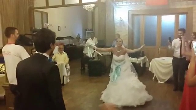 Gelin İle Damadın Düğün Salonuna Harika Girişi