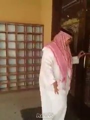 دخول المسجد ولكن بطريقة مضحكة