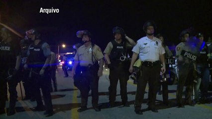 Polícia de Ferguson vai usar câmeras no uniforme