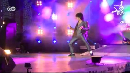 العزف الوهمي على الغيتار | يوروماكس