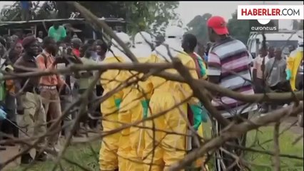 Virüslü Hastayı Yaka Paça Araca Attılar