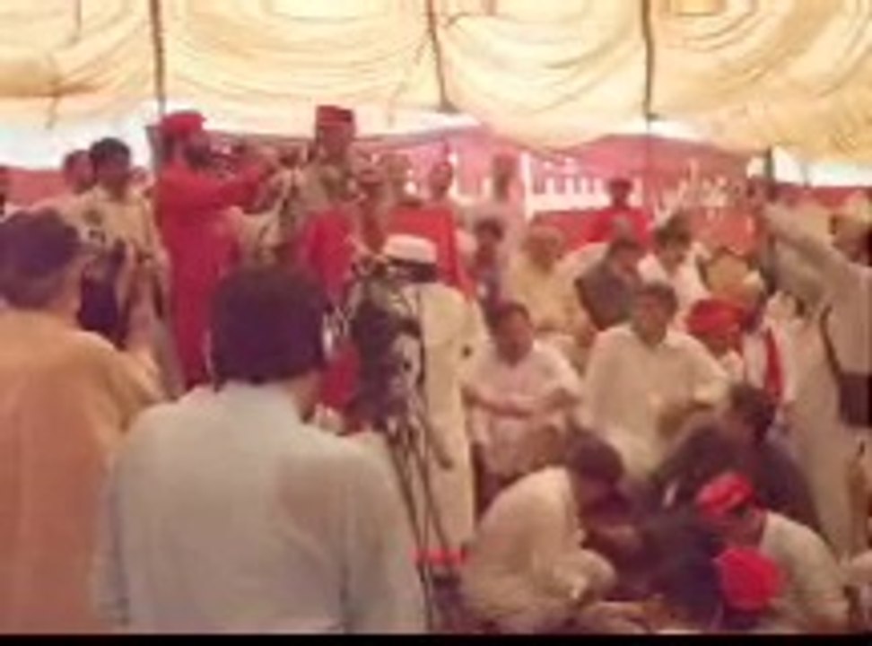 ANP k markzai consal ejlas say markzai Sadar Asfanyar Wali Khan Charsadda mein khitab kar hay