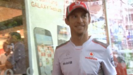 Button secco: "Voglio restare alla McLaren"