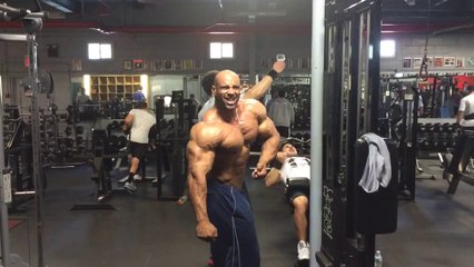 Juan Morel Posing 5.5 Weeks Out from the Mr. Olympia 2014