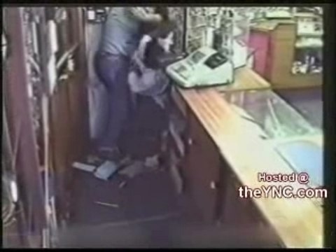 Robber picks Wrong store
