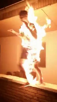 Dumb teenager doing a Fire Bucket Challenge
