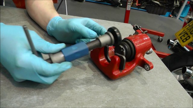 UO10506 - Repousse piston ajustable - filet à gauche et à droite - mecatechnic.com