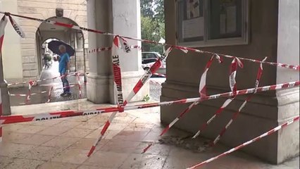 CORNICIONE CADUTO, PORTICO INAGIBILE