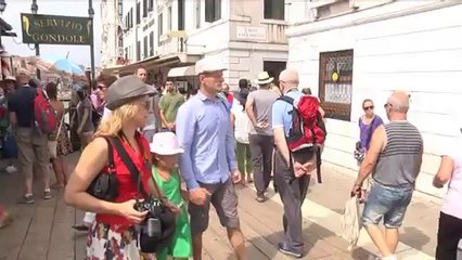 ASSALTO DEI TURISTI, SERVE IL NUMERO CHIUSO