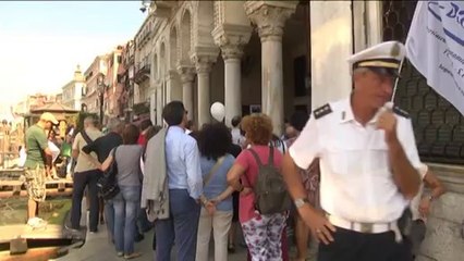 TAGLI A CA' FARSETTI: SIT IN DEI LAVORATORI