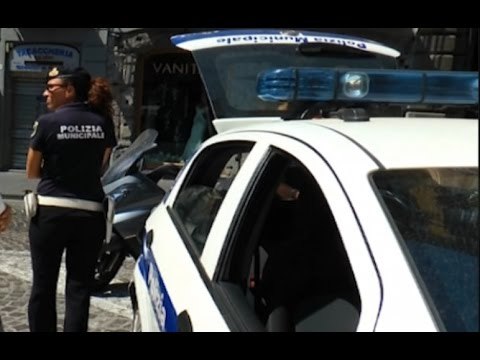 Napoli - Controlli straordinari dei Vigili Urbani (01.09.14)