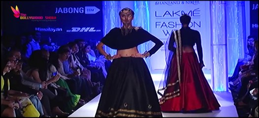 Steamy Model & Dancer Jesse Randhawa Dazzle at Lakme Fashion Week 2014