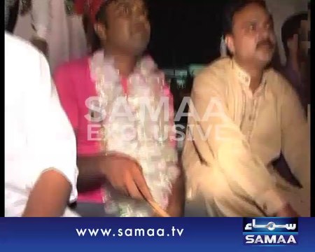 sheikhupura-s-groom-at-pti-dharna-1409727371-6150