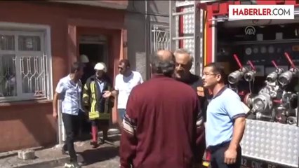 Yanan evde mahsur kalan çocukları itfaiye kurtardı