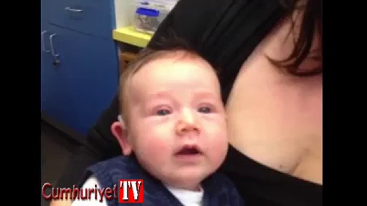 İlk kez duyan bebeğin duygulandıran tepkisi