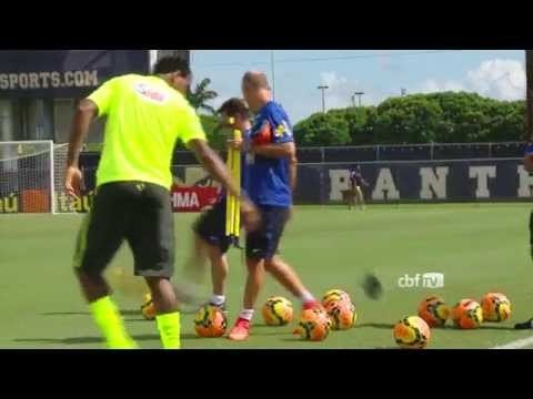 Seleção faz o primeiro treino com bola em Miami