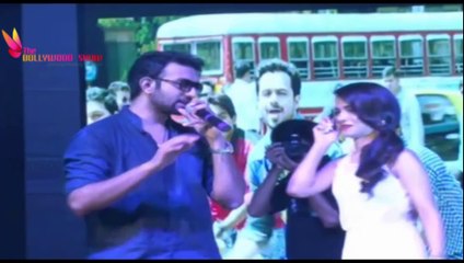 BOLLYWOOD BULLETIN | Emraan Hashmi Getting Too Close To Humaima Malick | 10th August 2014