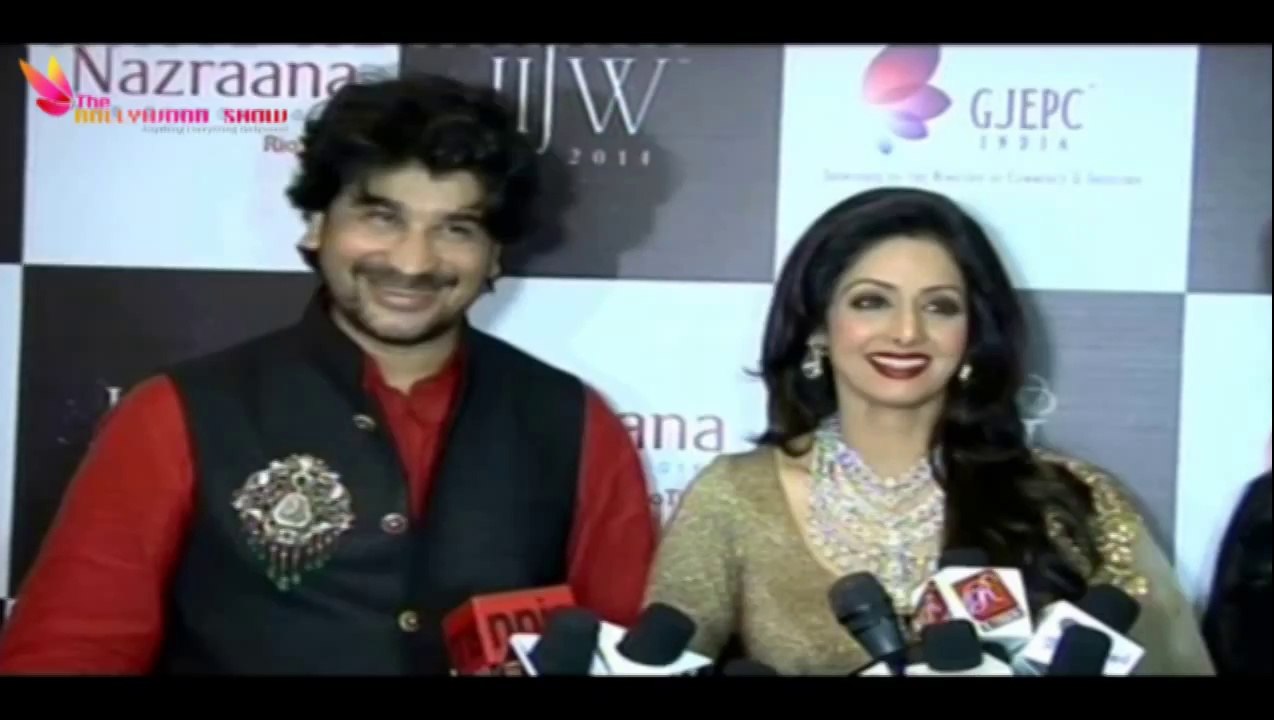IIJW 2014 Grand Finale | Sridevi's Caught ASSets in TIGHT Blouse