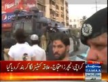 Police beat a young man who slapped the Police officer in Karachi