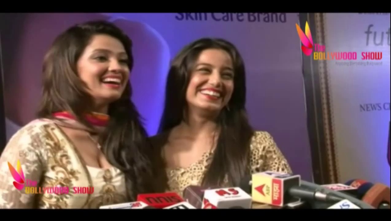 Indain Model has MAJOR Wardrobe Malfunction - TAKE A LOOK