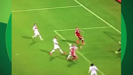 Furão da rodada? Dinamarquês protagoniza lance bizarro