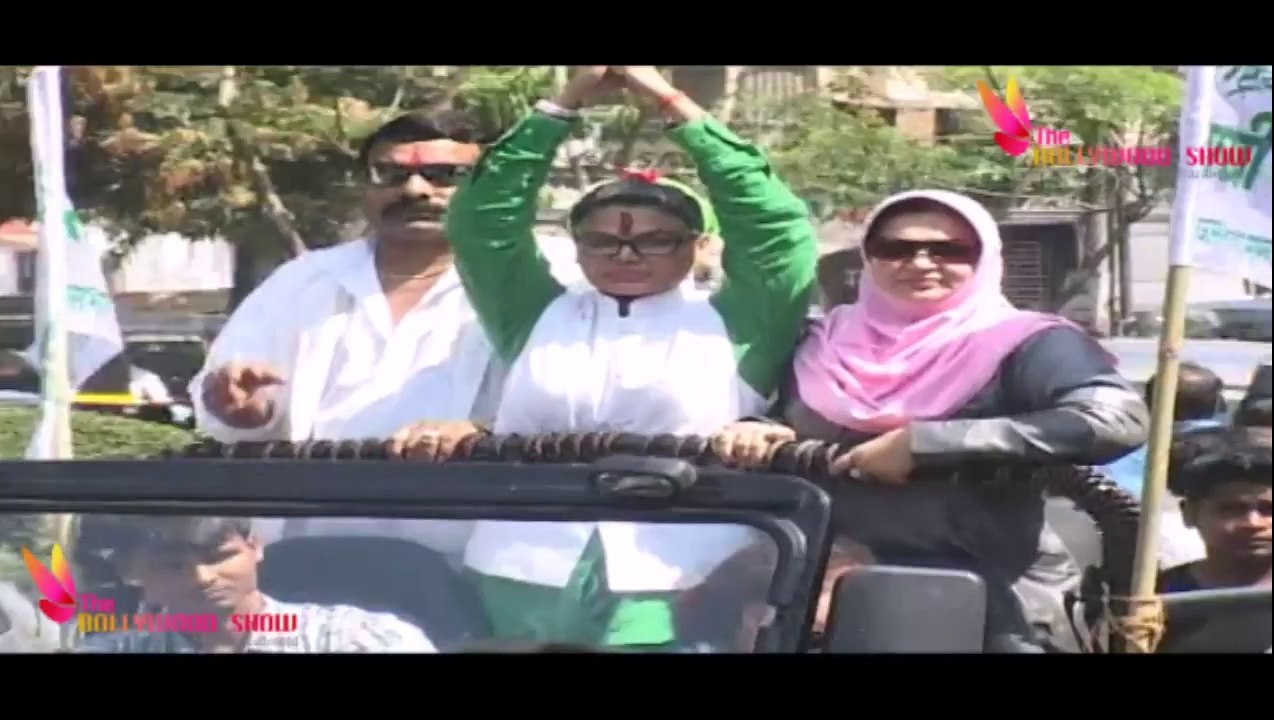 Rakhi Sawant's On Road Election Campaign !