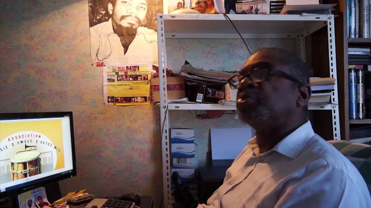 documentaire de 12 Mn consacré à Daniel THEAULT, chanteur, auteur-compositeur,