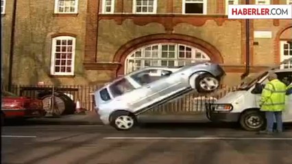 Bayan Sürücü Park Etmek İsteyince Engel Tanımadı