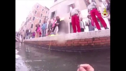 Venezia - Salvataggio turista americana (03.09.14)