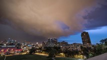 Tempête géante dans le ciel de kansas city : nuages terrifiants!