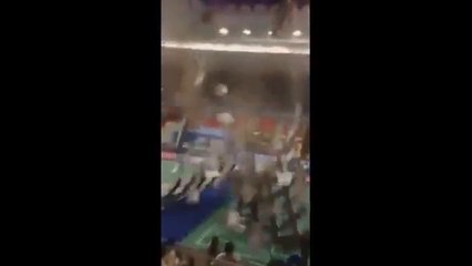 Un stade Vietnamien s'écroule en pleine compétition de Badminton