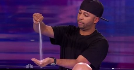 Yetenek Yarışmasında Harika Sihirbazlık Gösterisi!