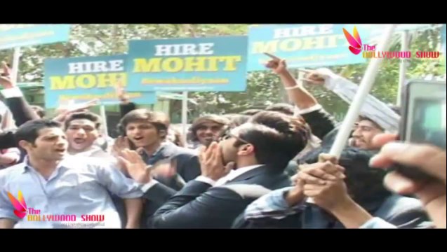 Bewakoofiyaan Movie | Ayushmann Khurrana Dances On The Streets Of Mumbai