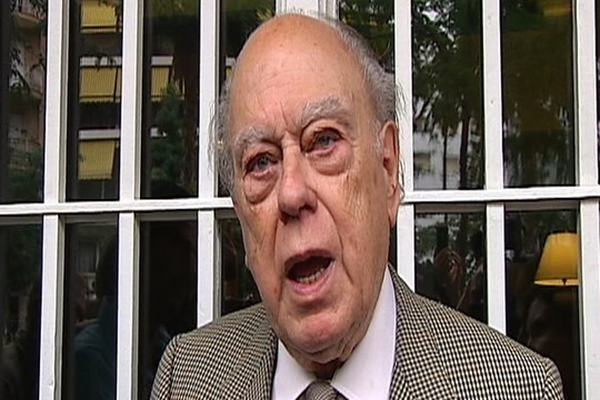 Pujol irá al Parlament y espera que le contesten