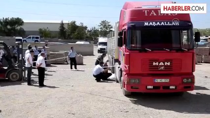 Açmaya çalıştığı tır dorsesinin kapağı başına çarpan şoför hayatını kaybetti