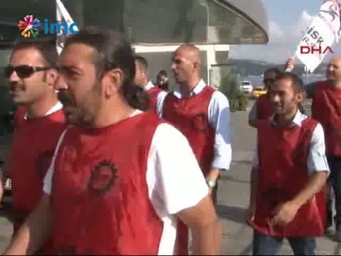 Enerji toplantısı, enerji işçileri tarafından protesto edildi