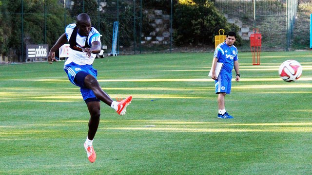 Rod Fanni en force sous la barre