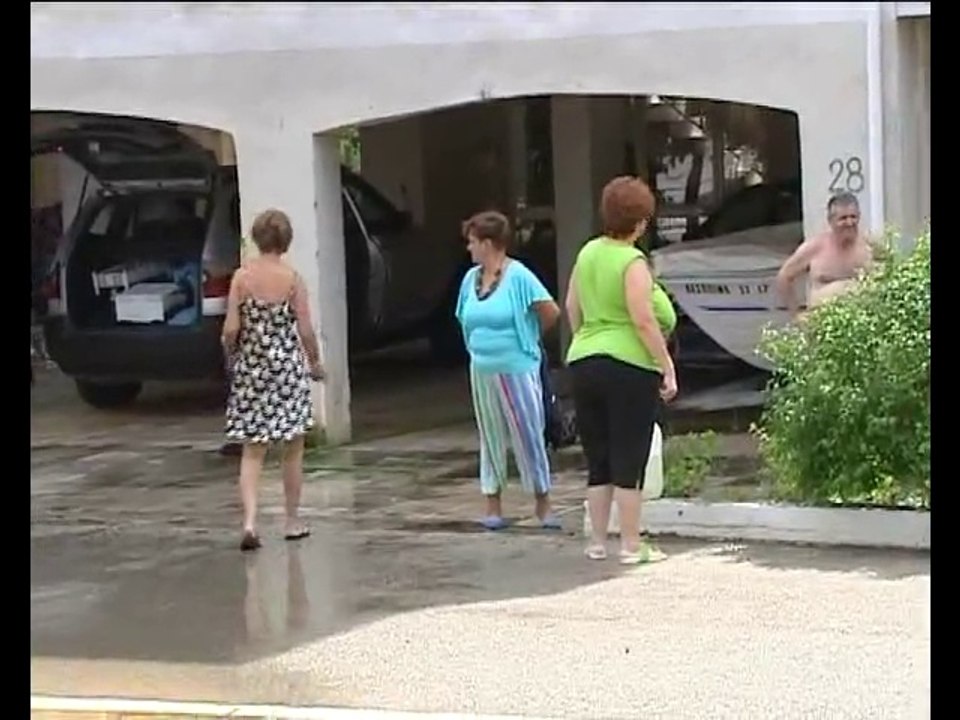 Λαμία: Με τις σκούπες στα χέρια καθάριζαν τις α...