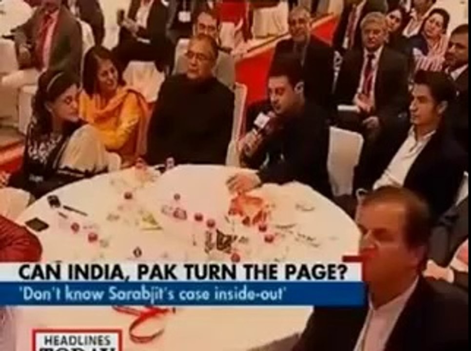 Bollywood Star Amir Khan Praising Pakistani Captain Imran Khan