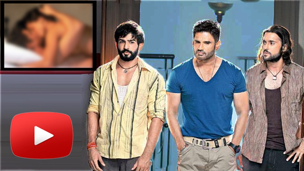 Blue Film Clip Played At 'Desi Kattey' Music Launch - WATCH