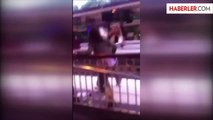 Metroda Kavga Eden Kızlar Raylara Düştü!