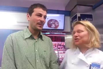 Pêches de vigne pochées, liqueur de Sirocco à la vanille Bourbon et tapioca