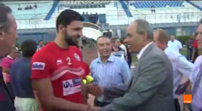والي المنستير يزور معسكر تدريب المنتخب و يطلع على الأجواء