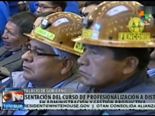 Bolivia impulsa programa para estudiar a distancia