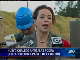 Presentan el primer chaleco antibalas multipropósito creado en Ecuador