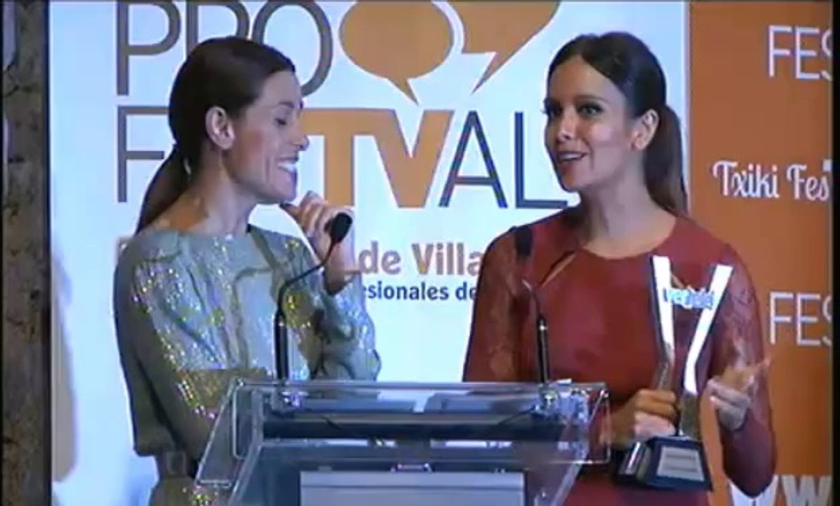 Entrega premio a Cristina